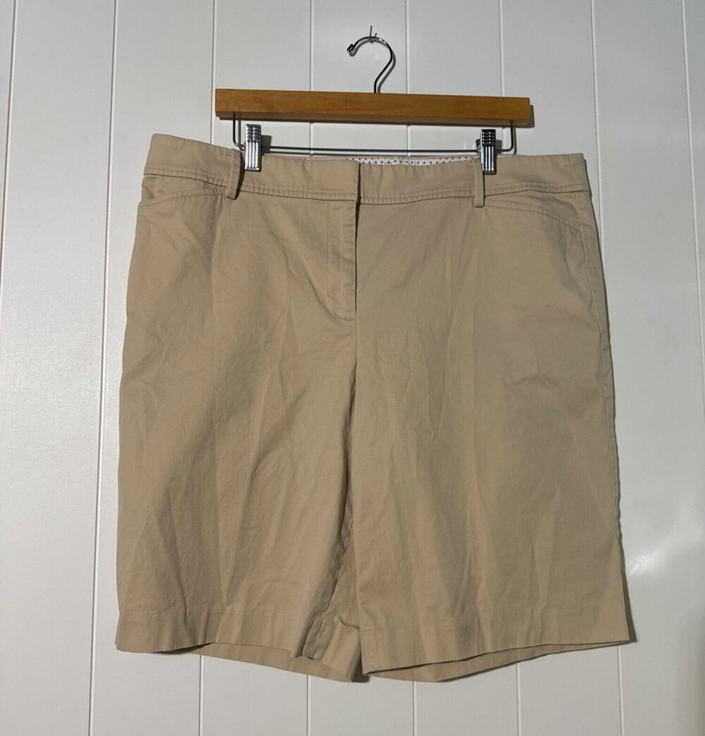 Talbots Perfect Shorts Beige Twill Classic Wardrobe Staple Size 16